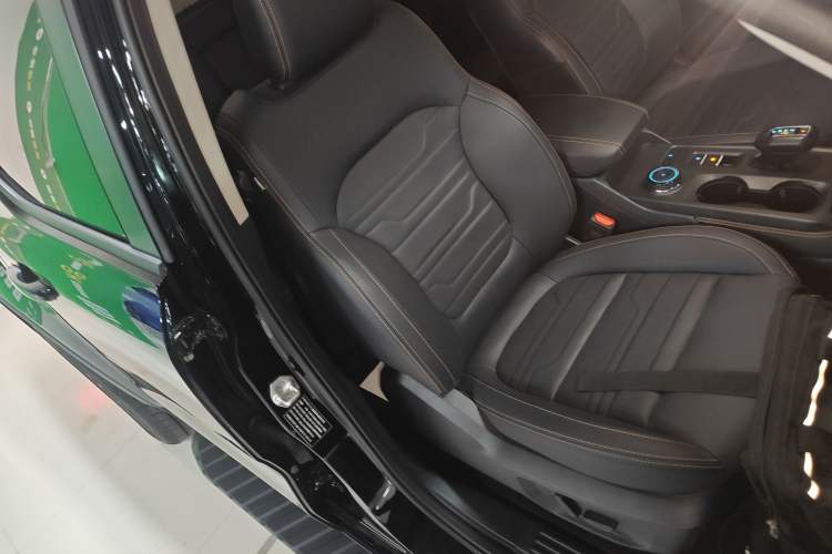 Used Ford Ranger 2023 Trailblazer 4x4 Automatic Version – Gasoline Right Front Seat