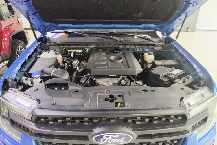 Used Ford Ranger 2023 Shanlin 4x4 Automatic Version Gasoline Engine Bay
