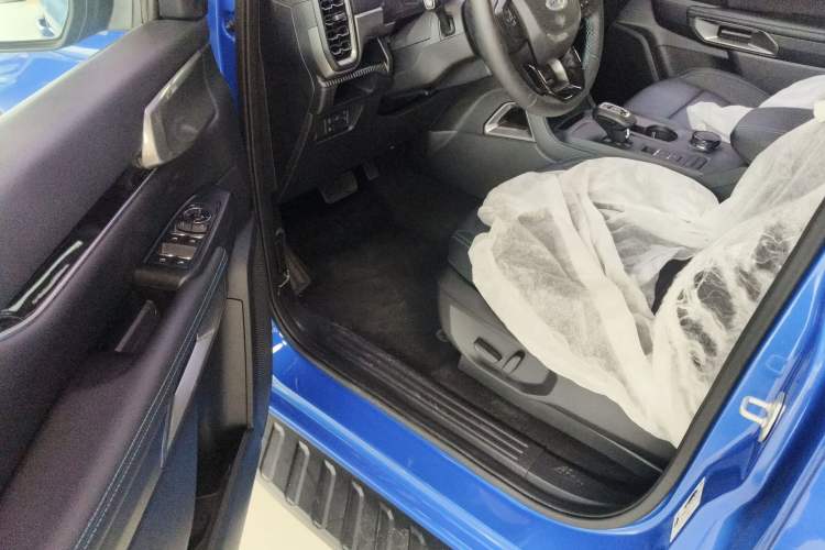 Used Ford Ranger 2023 Shanlin 4x4 Automatic Version Gasoline Interior 3