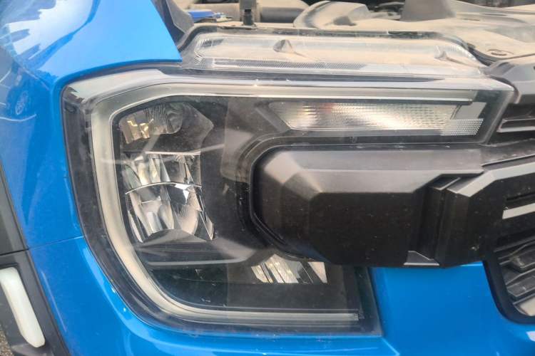 Used Ford Ranger 2023 Trailblazer 4x4 Automatic Off-Road Version – Gasoline Right Front Headlight