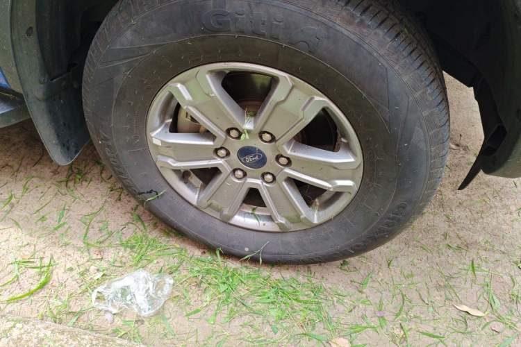 Used Ford Ranger 2023 Shanlin Two-Wheel Drive Automatic Diesel Right Front Wheel Hub