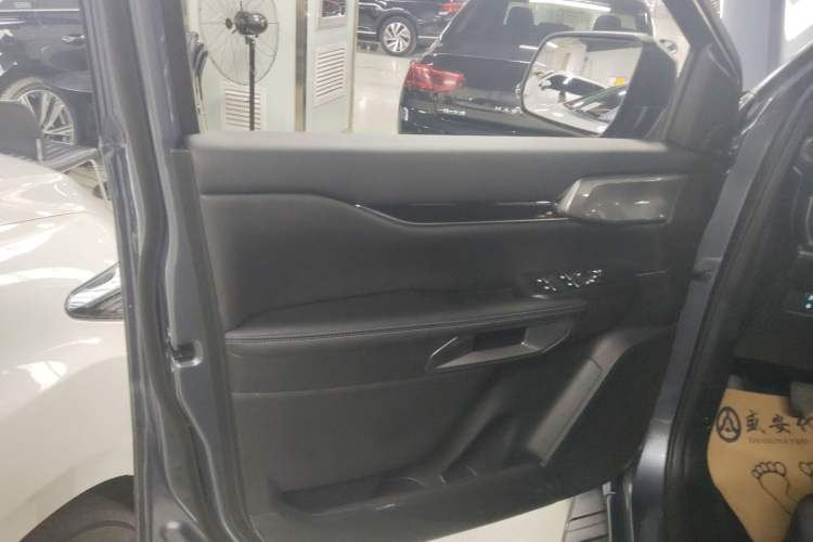 Used Ford Ranger 2023 Shanlin 4x4 Manual Transmission Gasoline Model Interior 7