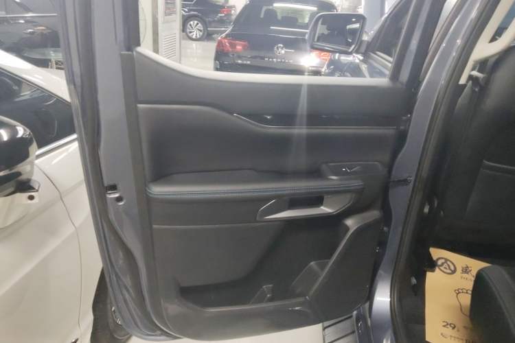 Used Ford Ranger 2023 Shanlin 4x4 Manual Transmission Gasoline Model Interior 8