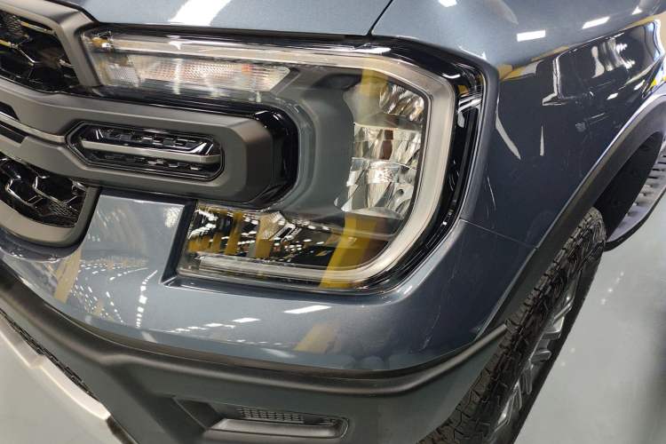 Used Ford Ranger 2023 Trailblazer 4x4 Automatic Off-Road Version – Gasoline Left Front Headlight