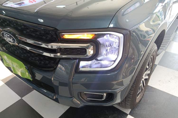 Used Ford Ranger 2023 Trailblazer 4x4 Automatic Version – Gasoline Left Front Headlight