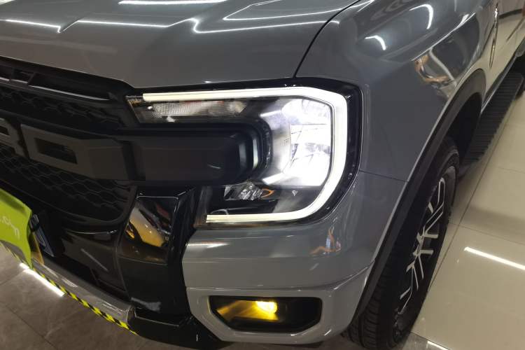 Used Ford Ranger 2023 Trailblazer 4x4 Automatic Version – Gasoline Left Front Headlight