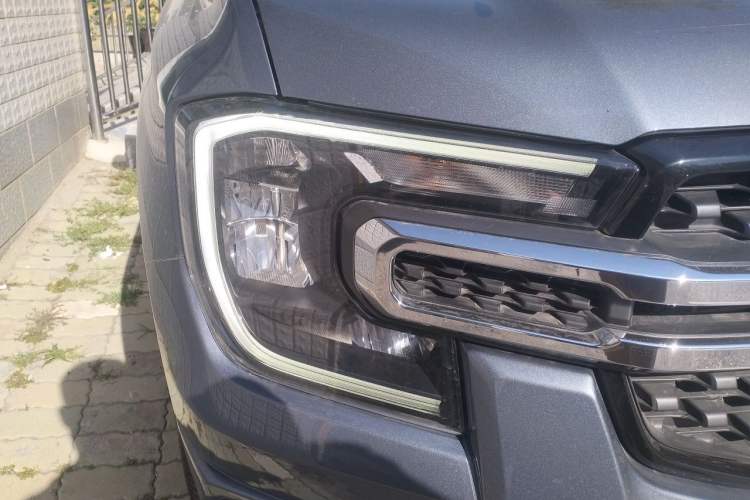 Used Ford Ranger 2023 Trailblazer 4x4 Automatic Version – Gasoline Right Front Headlight