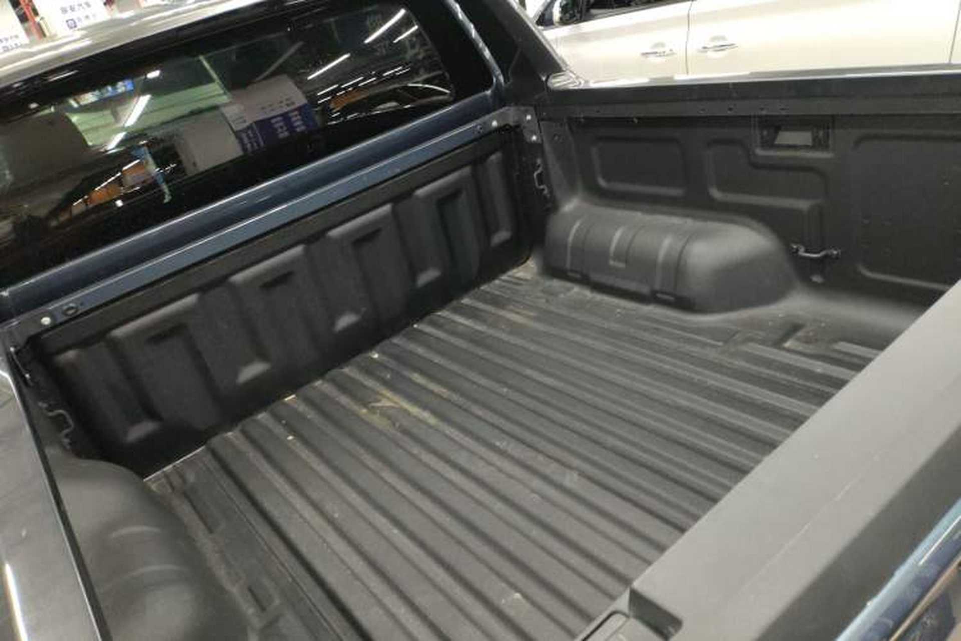 Used Ford Ranger 2023 Wild Terrain 4x4 Automatic Version Gasoline Trunk