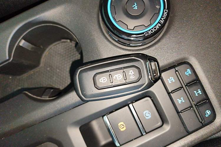 Used Ford Ranger 2023 Wild Terrain 4x4 Automatic Version Gasoline Vehicle Key