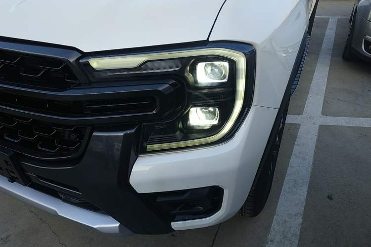 Used Ford Ranger 2023 Wild Terrain 4x4 Automatic Version Gasoline Left Front Headlight