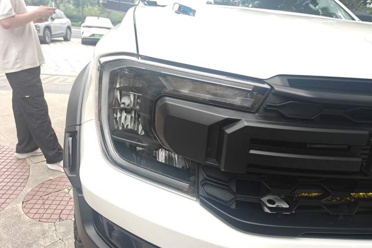 Used Ford Ranger 2023 Trailblazer 4x4 Automatic Version – Gasoline Right Front Headlight