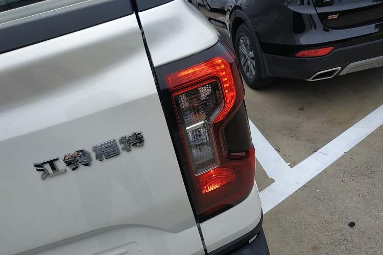 Used Ford Ranger 2023 Shanlin Two-Wheel Drive Manual Gasoline Model Right Rear Taillight