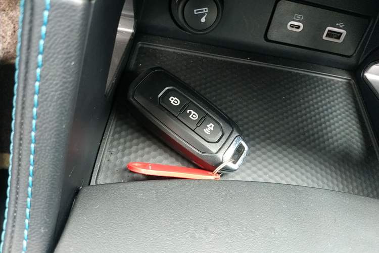 Used Ford Ranger 2023 Shanlin Two-Wheel Drive Manual Gasoline Model Vehicle Key