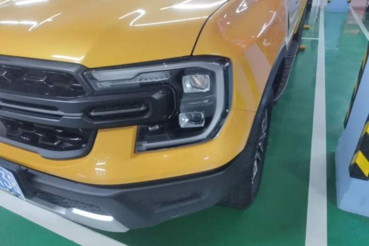 Used Ford Ranger 2023 Trailblazer 4x4 Automatic Off-Road Version – Gasoline Left Front Headlight