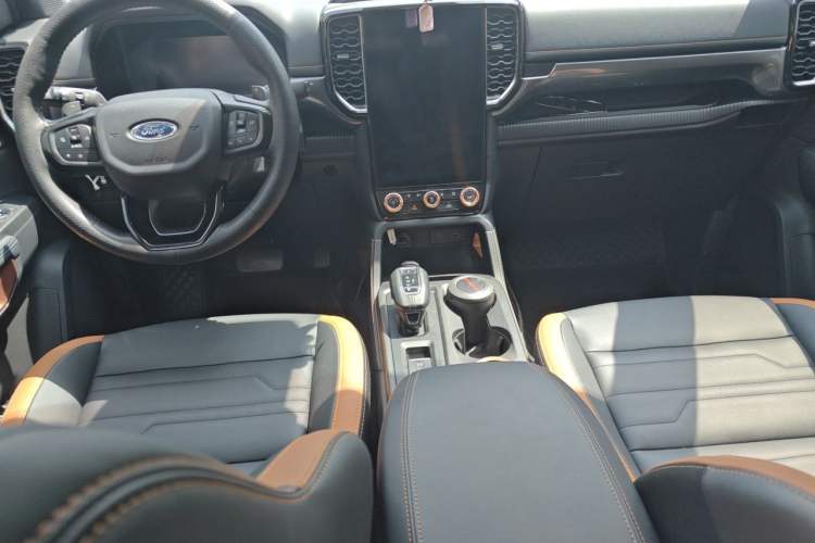 Used Ford Ranger 2025 Explore Four-Wheel Drive Automatic Version Gasoline Center Console