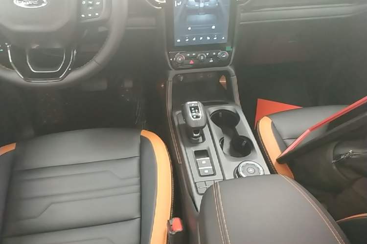 Used Ford Ranger 2025 Explore Four-Wheel Drive Automatic Version Diesel Gear Lever