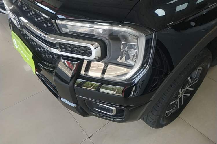 Used Ford Ranger 2025 Explore Four-Wheel Drive Automatic Version Diesel Left Front Headlight