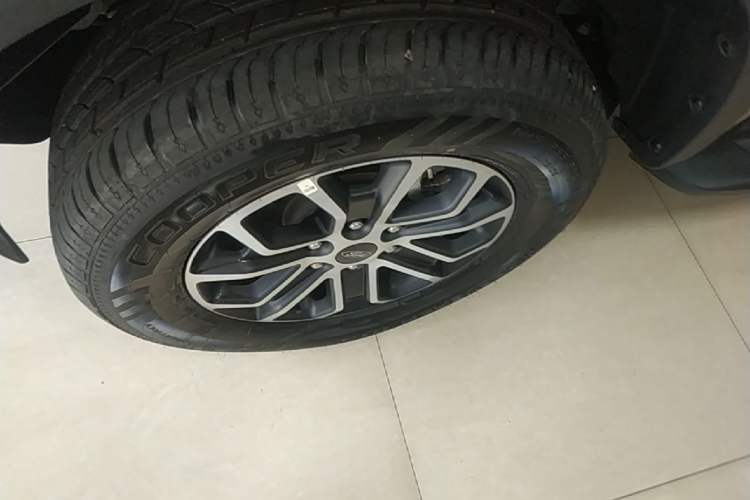 Used Ford Ranger 2025 Explore Four-Wheel Drive Automatic Version Diesel Left Front Wheel Hub