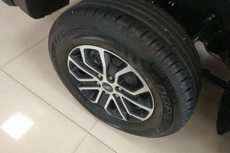 Used Ford Ranger 2025 Explore Four-Wheel Drive Automatic Version Diesel Right Rear Wheel Hub