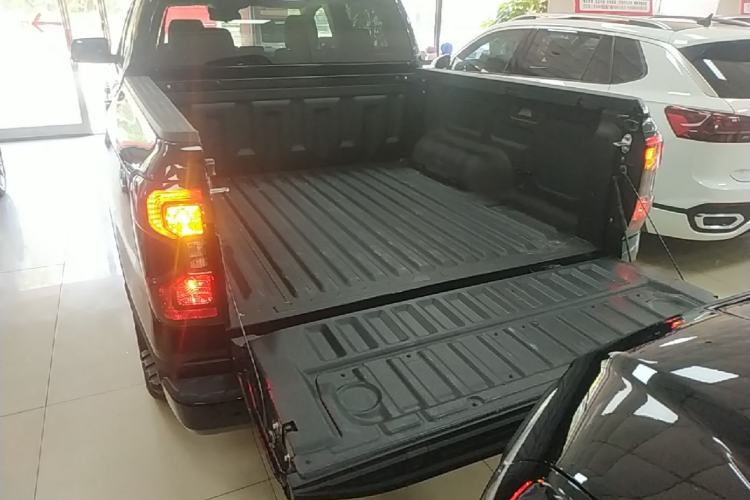Used Ford Ranger 2025 Explore Four-Wheel Drive Automatic Version Diesel Trunk