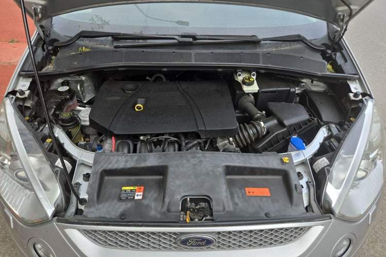 Used Ford S-MAX 2007 2.3L Luxury Model Engine Bay