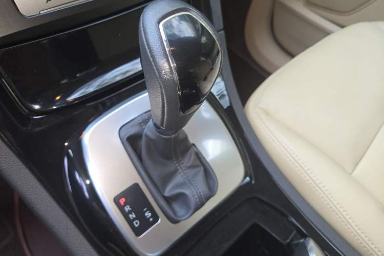 Used Ford S-MAX 2007 2.3L Luxury Model Gear Lever