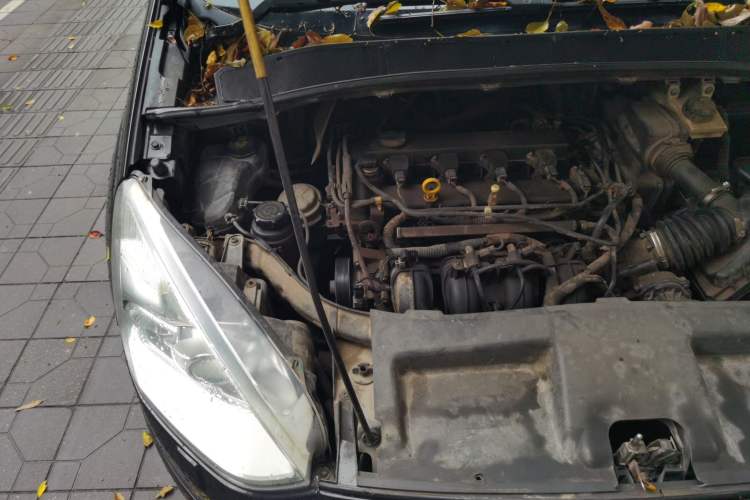Used Ford S-MAX 2008 2.3L 7-Seater Luxury Version Engine Bay Right