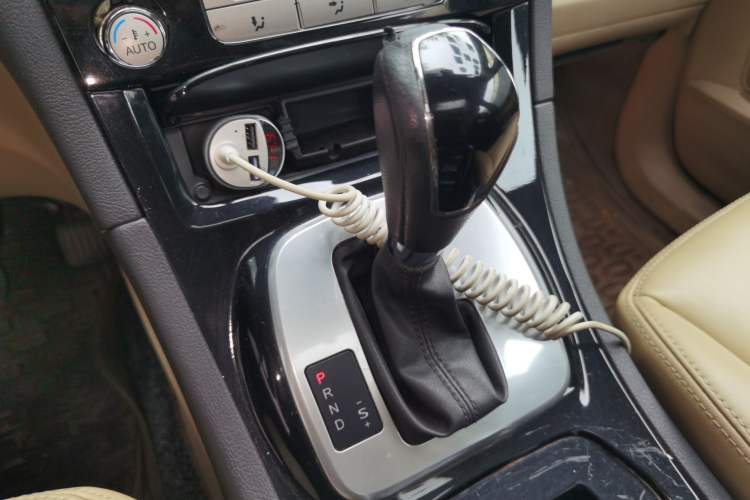 Used Ford S-MAX 2008 2.3L 7-Seater Luxury Version Gear Lever