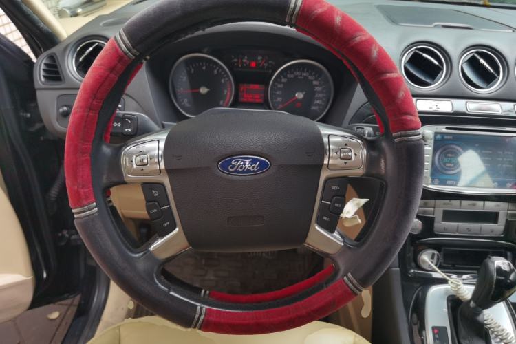 Used Ford S-MAX 2008 2.3L 7-Seater Luxury Version Steering Wheel