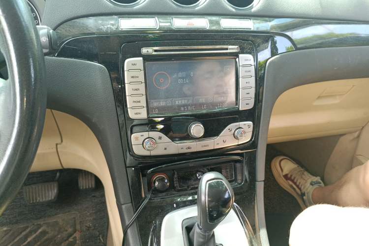 Used Ford S-MAX 2008 2.3L 7-Seater Flagship Version Audio And AC Panel