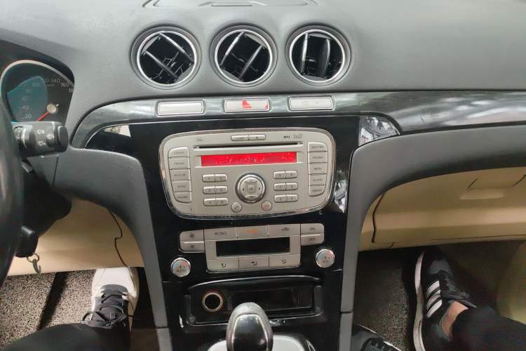 Used Ford S-MAX 2008 2.3L 7-Seater Fashion Edition Audio And AC Panel