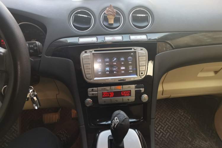 Used Ford S-MAX 2008 2.3L 7-Seater Luxury Version Audio And AC Panel
