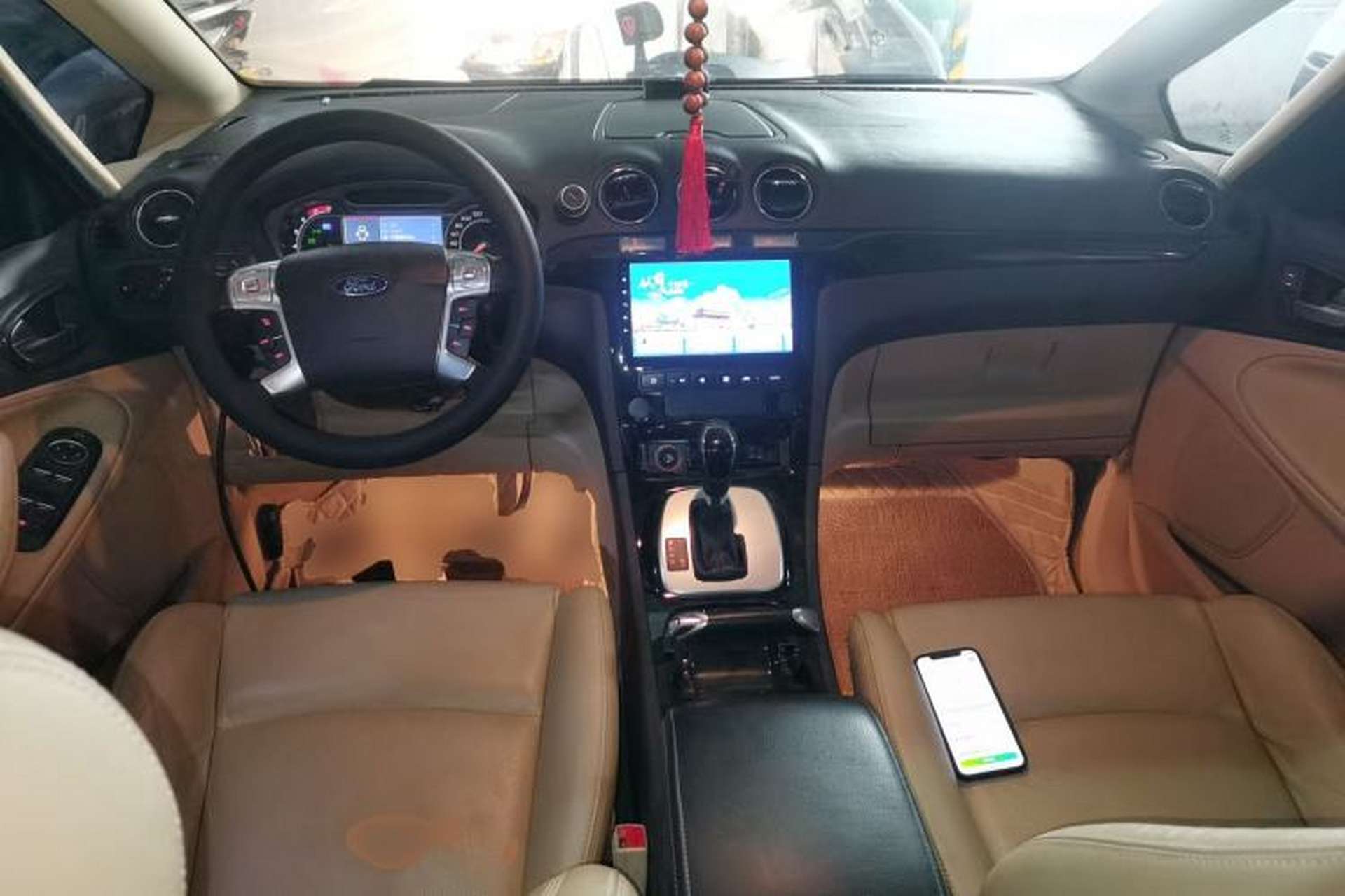 Used Ford S-MAX 2008 2.3L 7-Seater Luxury Version Center Console