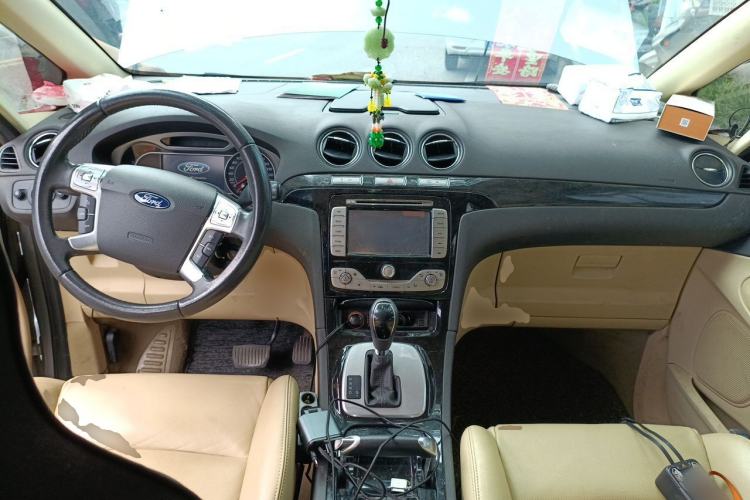 Used Ford S-MAX 2008 2.3L 7-Seater Flagship Version Center Console