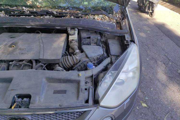 Used Ford S-MAX 2008 2.3L 7-Seater Luxury Version Engine Bay Left