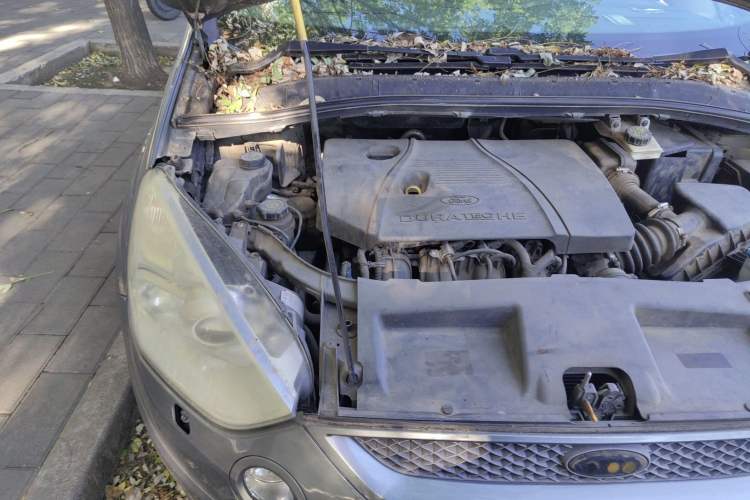 Used Ford S-MAX 2008 2.3L 7-Seater Luxury Version Engine Bay Right