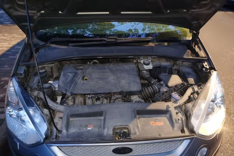 Used Ford S-MAX 2008 2.3L 7-Seater Luxury Version Engine Bay