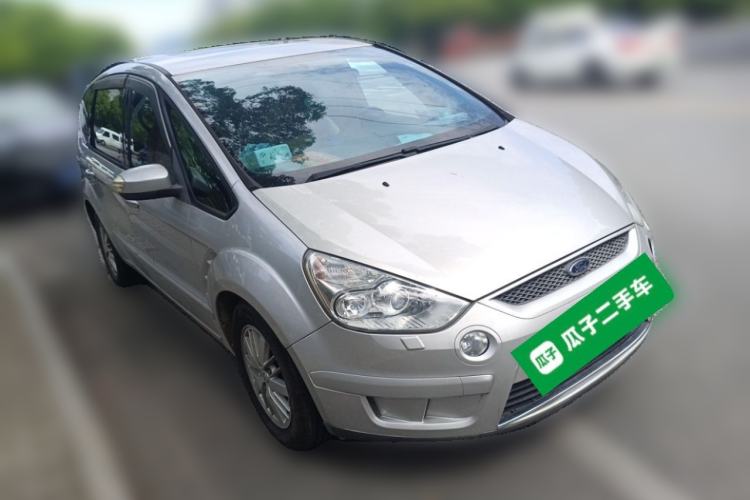 Used Ford S-MAX 2008 2.3L 7-Seater Flagship Version Front Right 45 Deg