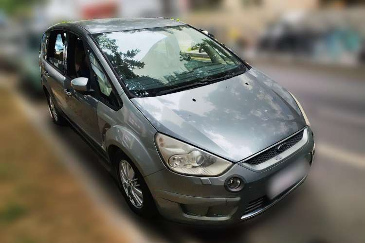 Used Ford S-MAX 2008 2.3L 7-Seater Fashion Edition Front Right 45 Deg