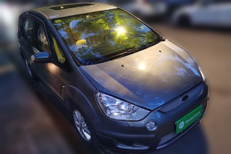 Used Ford S-MAX 2008 2.3L 7-Seater Luxury Version Front Right 45 Deg
