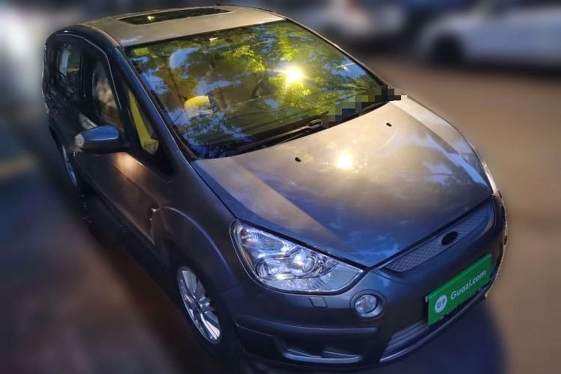 Used Ford S-MAX 2008 2.3L 7-Seater Luxury Version Front Right 45 Deg