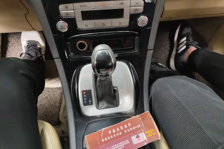 Used Ford S-MAX 2008 2.3L 7-Seater Fashion Edition Gear Lever