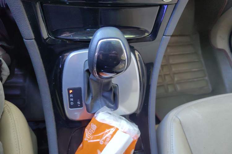 Used Ford S-MAX 2008 2.3L 7-Seater Luxury Version Gear Lever