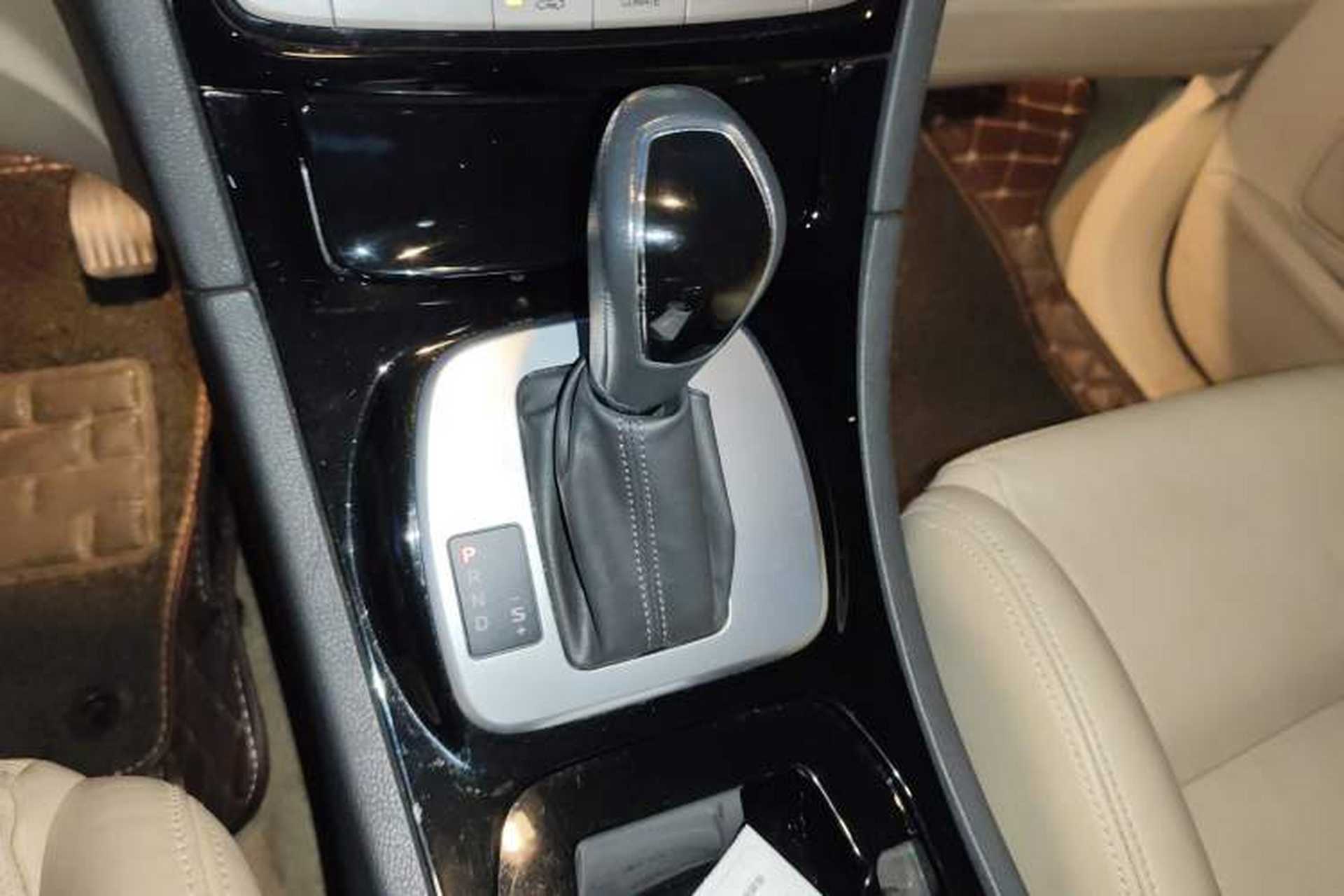 Used Ford S-MAX 2008 2.3L 7-Seater Flagship Navigation Version Gear Lever