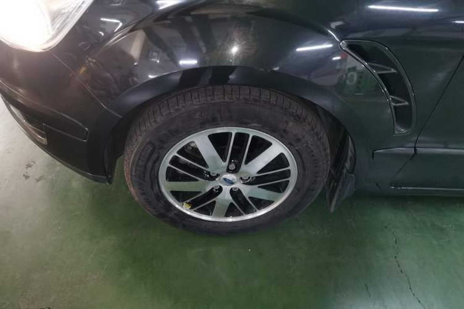 Used Ford S-MAX 2008 2.3L 7-Seater Luxury Version Left Front Wheel Hub