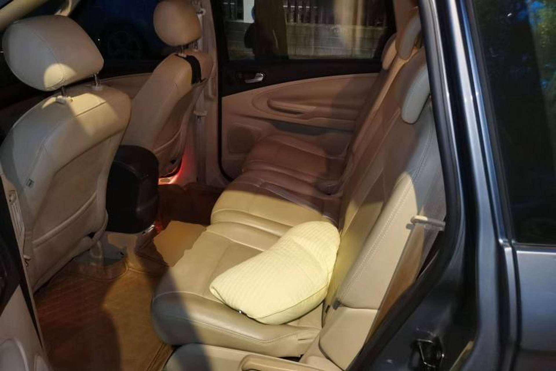 Used Ford S-MAX 2008 2.3L 7-Seater Luxury Version Left Rear Seat