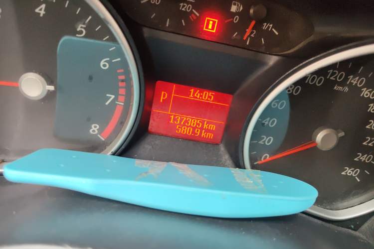 Used Ford S-MAX 2008 2.3L 7-Seater Fashion Edition Odometer Close Up