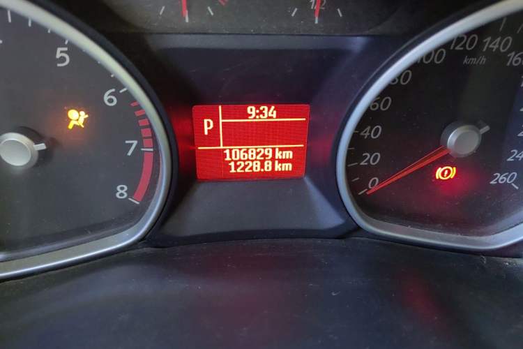 Used Ford S-MAX 2008 2.3L 7-Seater Luxury Version Odometer Close Up