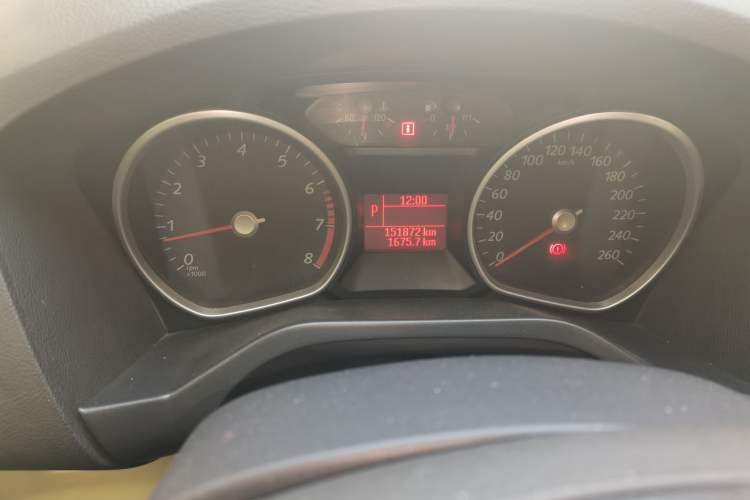 Used Ford S-MAX 2008 2.3L 7-Seater Luxury Version Odometer Close Up