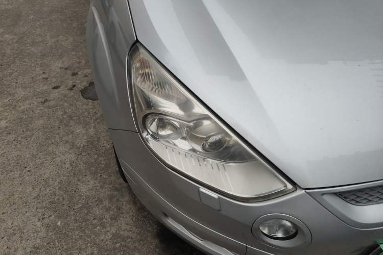 Used Ford S-MAX 2008 2.3L 7-Seater Luxury Version Right Front Headlight
